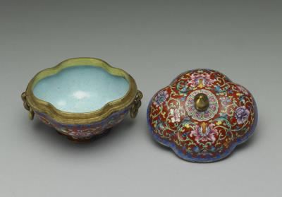 图片[3]-Begonia-shaped box with painted enamel decor on copper, Qing dynasty, Qianlong reign (1736-1795)-China Archive